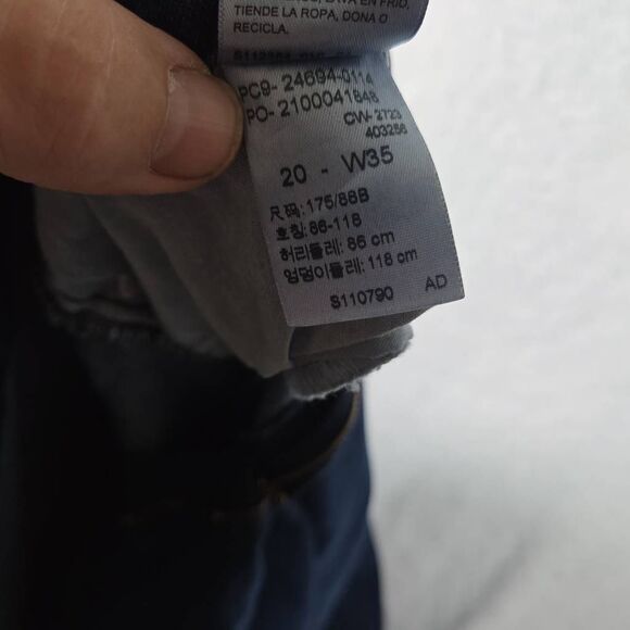 Signature By Levi Strauss Women's Mid-Rise Slim Fit Capri Jeans Blue Size 20 - Picture 6 of 7